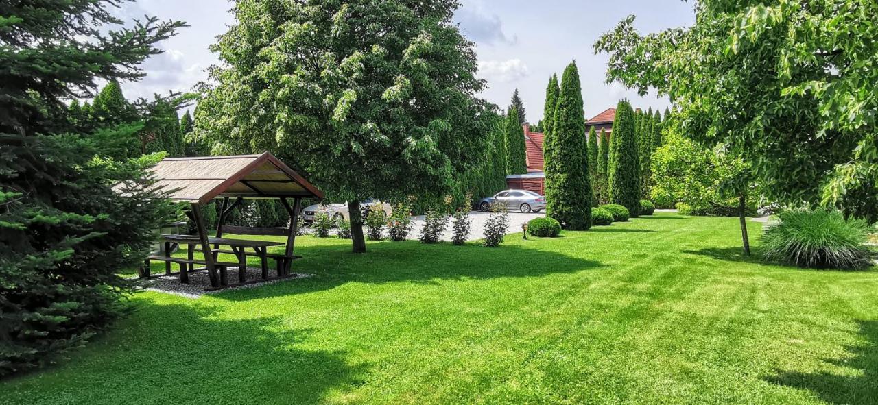 Magyar Apartmanhazak I-Iii. Zalakaros Zewnętrze zdjęcie