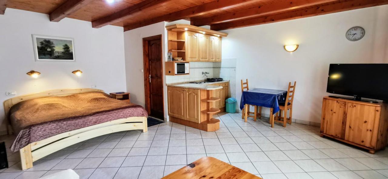 Magyar Apartmanhazak I-Iii. Zalakaros Zewnętrze zdjęcie
