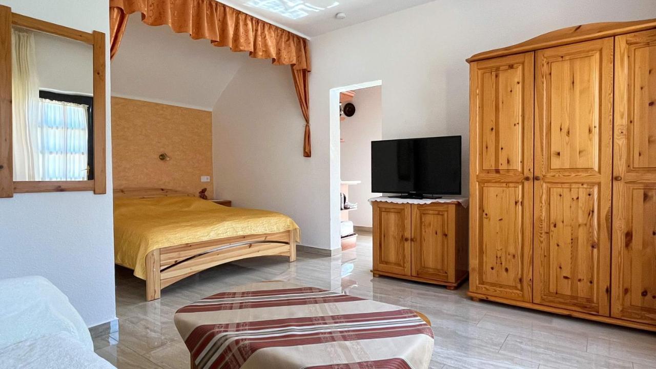 Magyar Apartmanhazak I-Iii. Zalakaros Zewnętrze zdjęcie