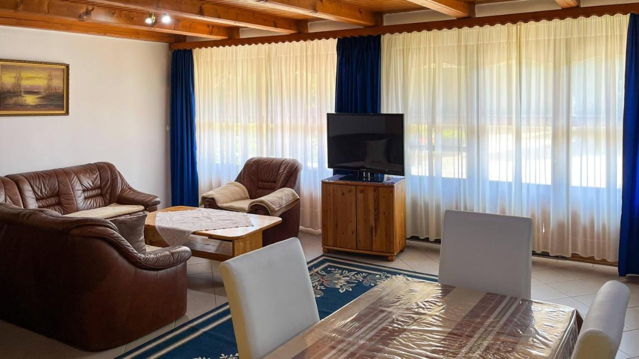 Magyar Apartmanhazak I-Iii. Zalakaros Zewnętrze zdjęcie