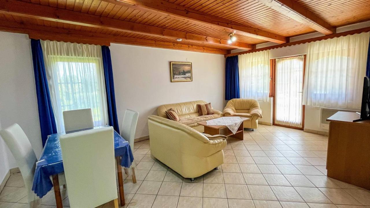 Magyar Apartmanhazak I-Iii. Zalakaros Zewnętrze zdjęcie