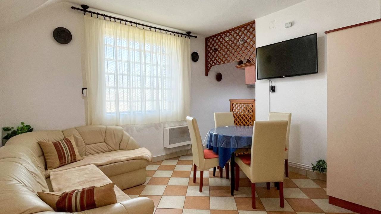 Magyar Apartmanhazak I-Iii. Zalakaros Zewnętrze zdjęcie
